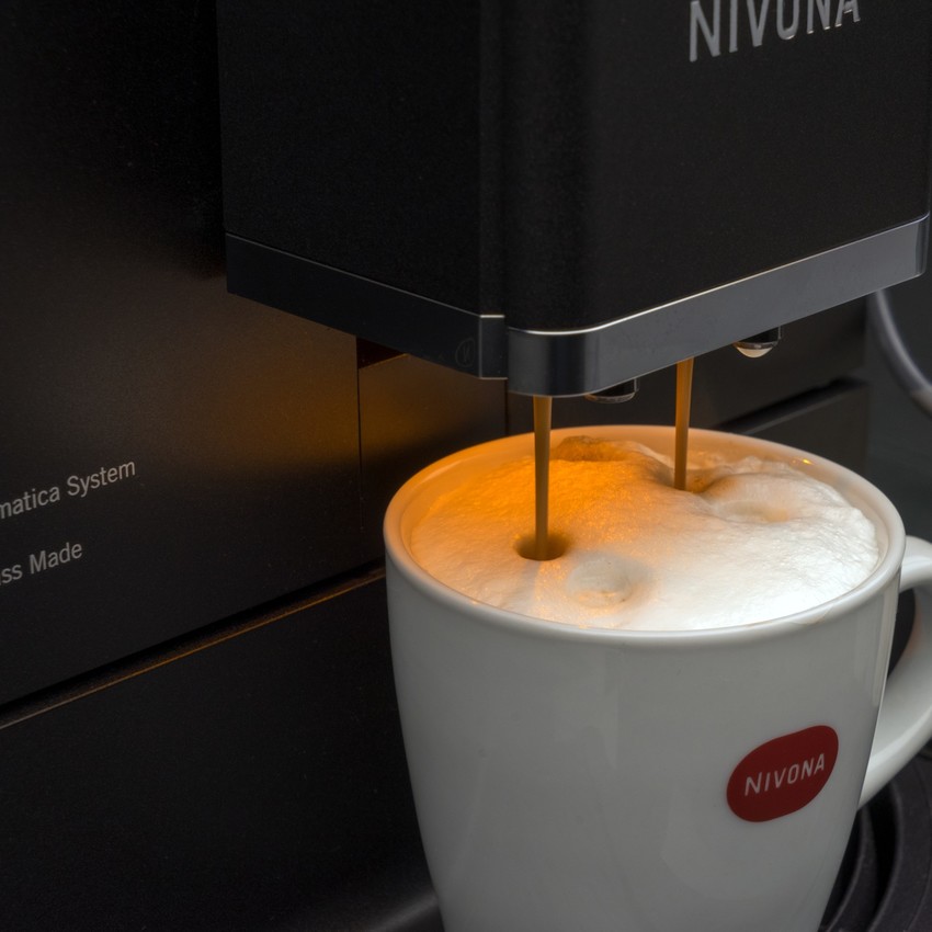 Nivona CafeRomatica 960 Mattschwarz / Chrom NICR960